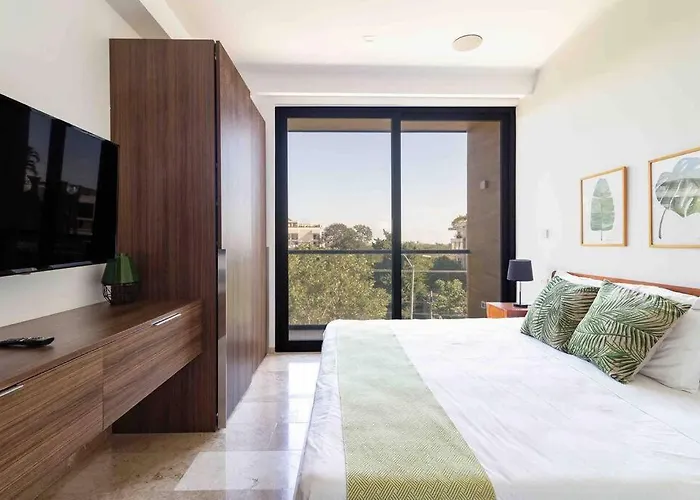 The Shore - Luxury Condo